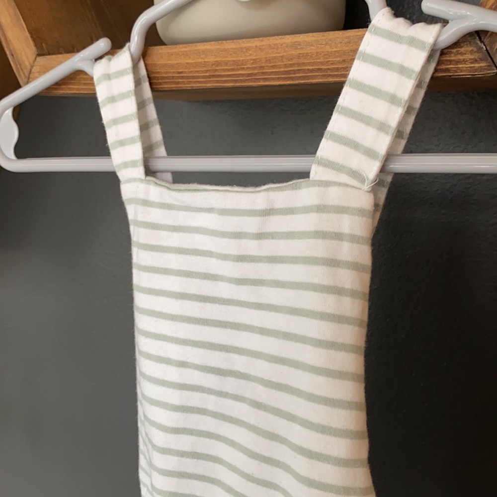 3-6 month 70 | Short romper summer | Threes Pea 🦖 GUC Bundle discounts offered.